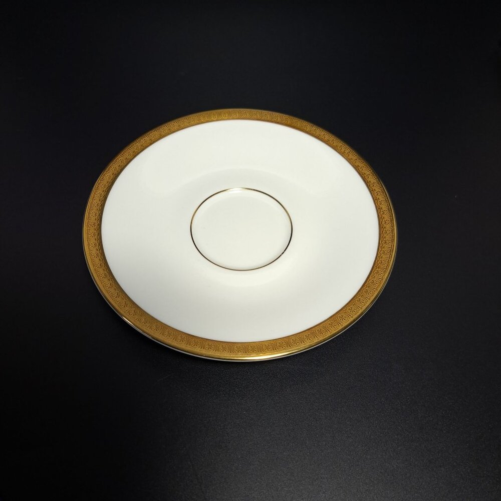 Royal Doulton English Fine Bone China Saucer Plate Royal Gold H4980